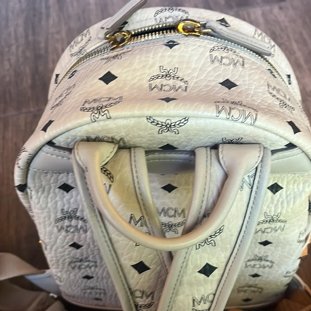 MCM Small Backpack - Firm price - Picture 9 of 17